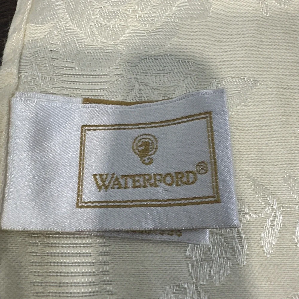 Waterford Luxury Round Tablecloth (84
